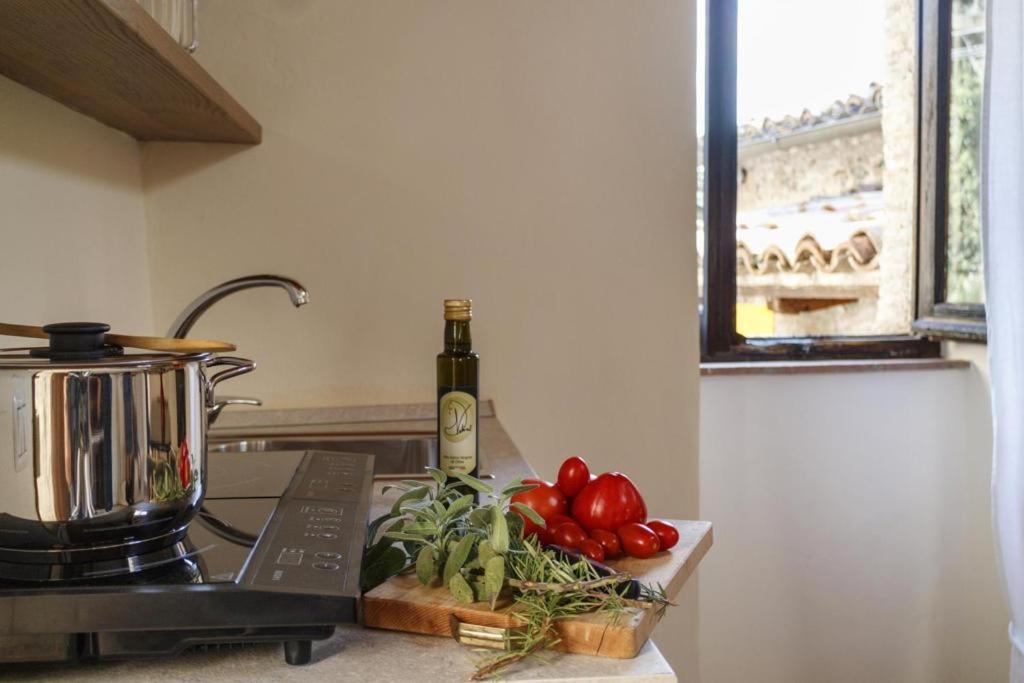 Relais Borgo Lizori Country House Campello sul Clitunno Exterior foto
