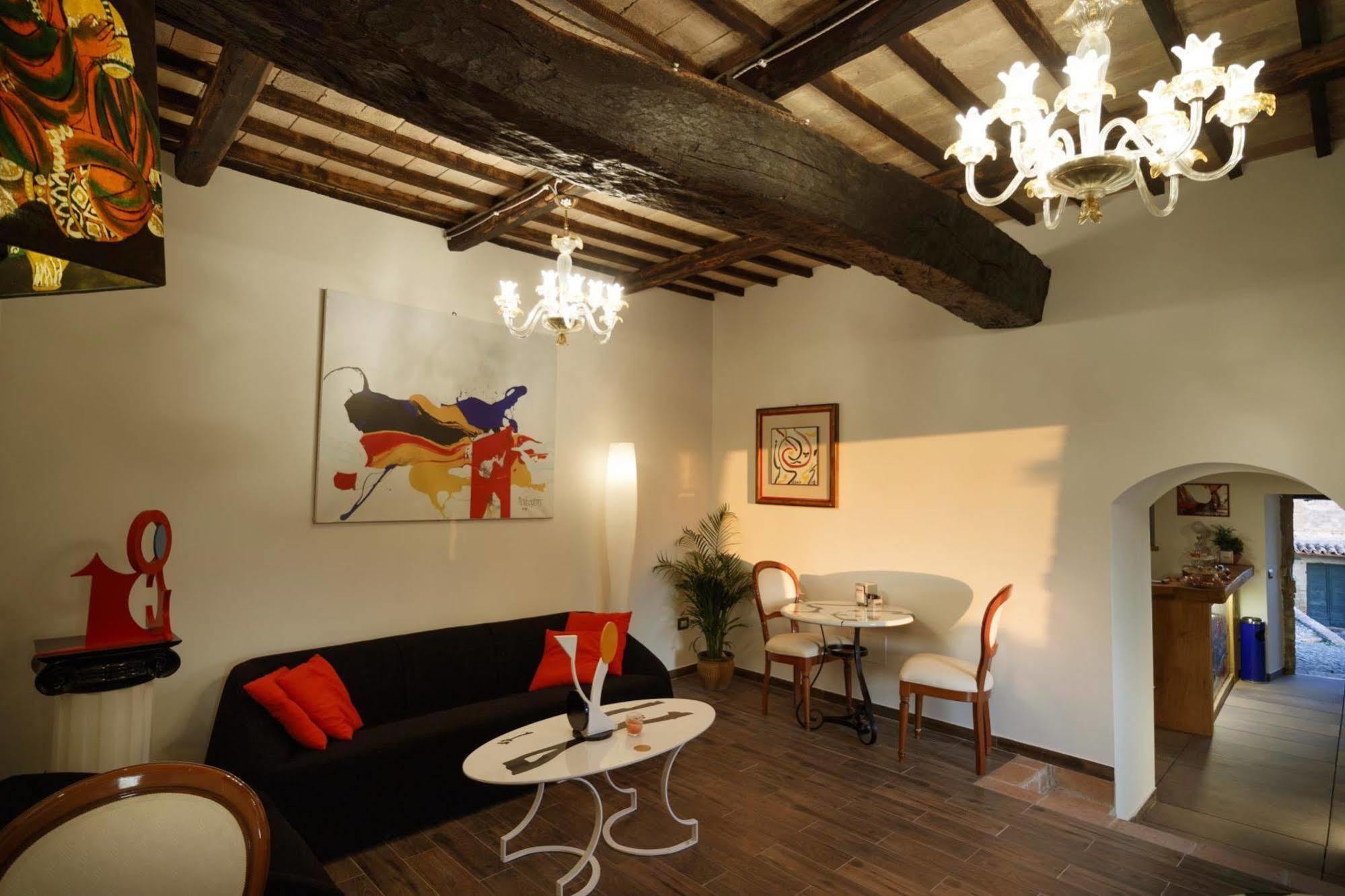 Relais Borgo Lizori Country House Campello sul Clitunno Exterior foto