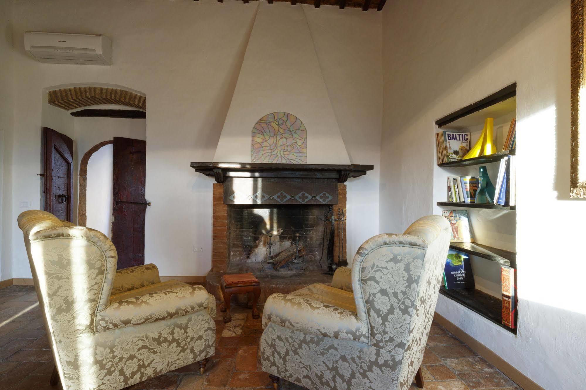 Relais Borgo Lizori Country House Campello sul Clitunno Exterior foto
