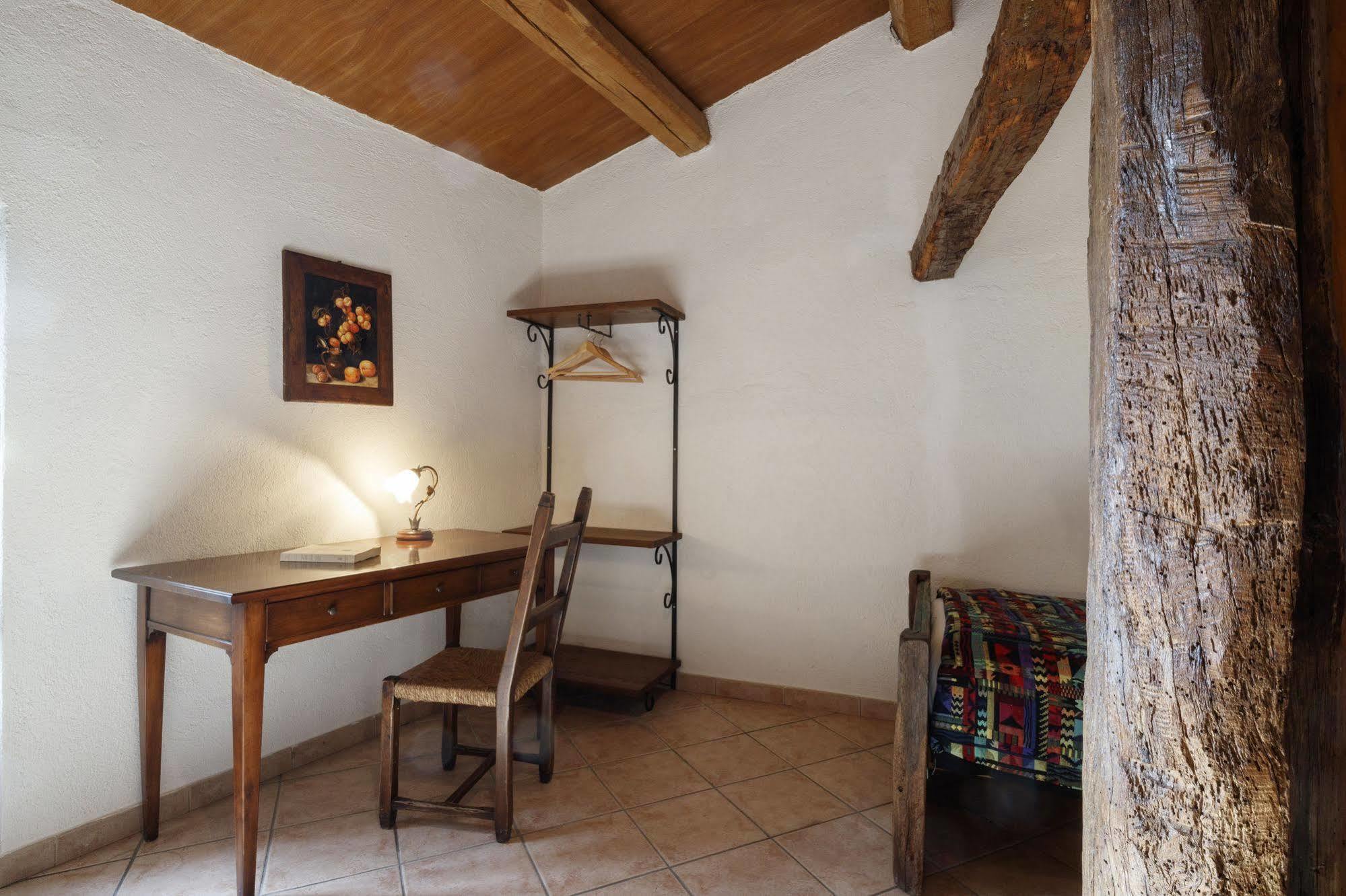 Relais Borgo Lizori Country House Campello sul Clitunno Exterior foto